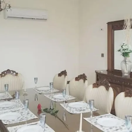 Mansion Ideal For 3 Families Or Villa *