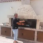 Villa Mansion Ideal For 3 Families Or