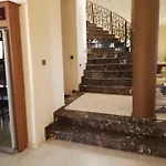 Villa Mansion Ideal For 3 Families Or *