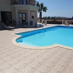 Villa Mansion Ideal For 3 Families Or