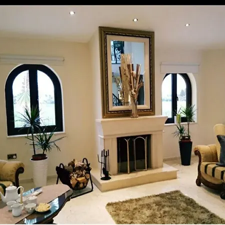 Willa Mansion Ideal For 3 Families Or *