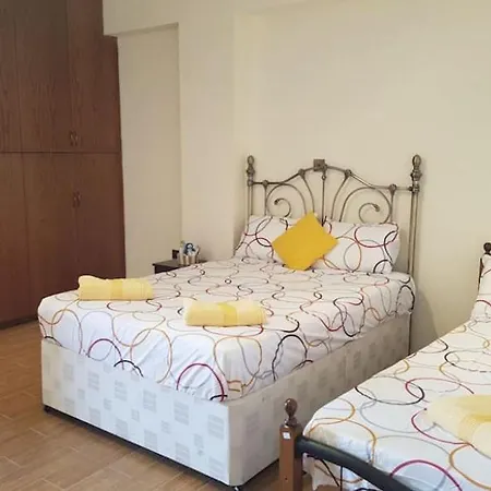 Вилла Mansion Ideal For 3 Families Or