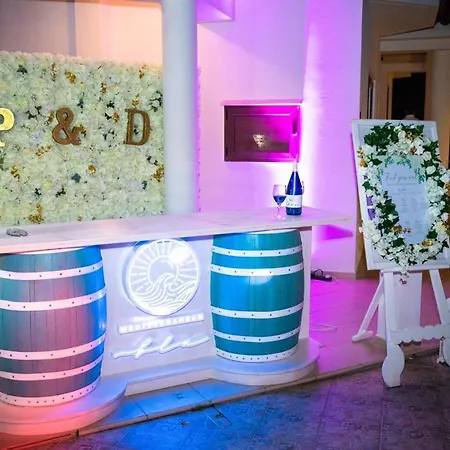 Mansion Ideal For 3 Families Or Willa Larnaca