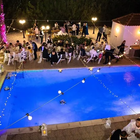 Mansion Ideal For 3 Families Or Villa *