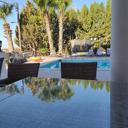 Mansion Ideal For 3 Families Or Larnaca