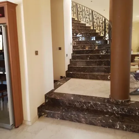 Villa Mansion Ideal For 3 Families Or *
