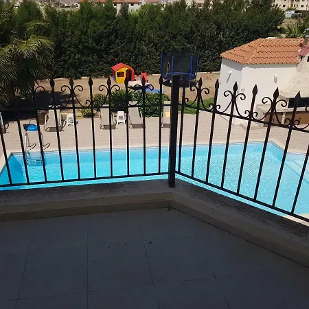 Villa Mansion Ideal For 3 Families Or