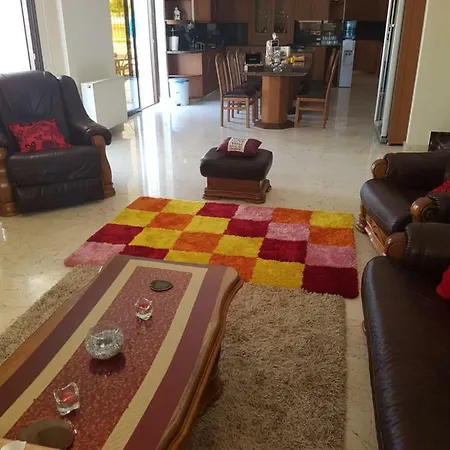 Mansion Ideal For 3 Families Or