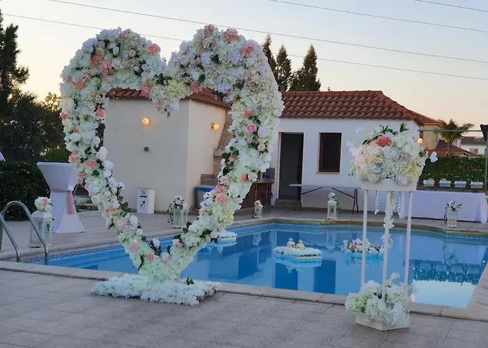 Vila Mansion Ideal For 3 Families Or