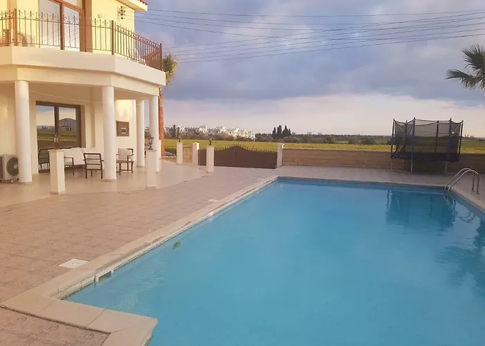 Mansion Ideal For 3 Families Or * Larnaca