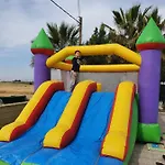 Mansion Ideal For 3 Families Or * 拉纳卡