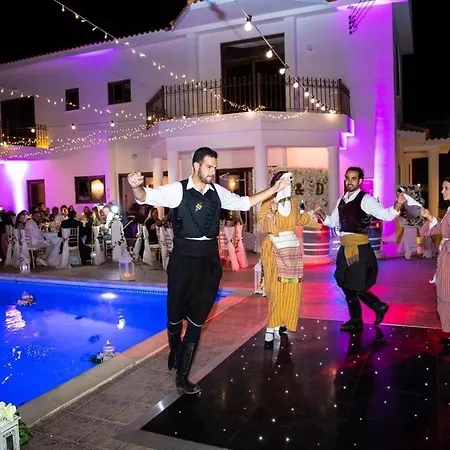 فيلة Mansion Ideal For 3 Families Or لارنكا