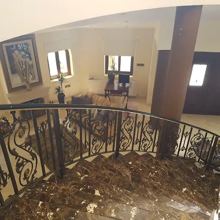 Mansion Ideal For 3 Families Or