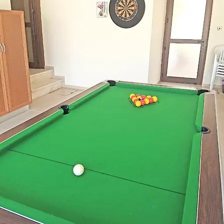 Mansion Ideal For 3 Families Or *