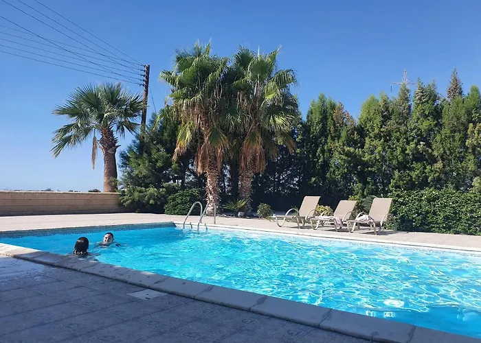 Mansion Ideal For 3 Families Or Vila