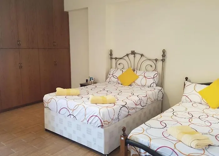 Vila Mansion Ideal For 3 Families Or