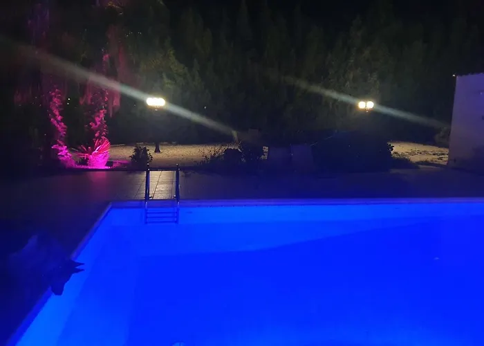 Mansion Ideal For 3 Families Or Vila