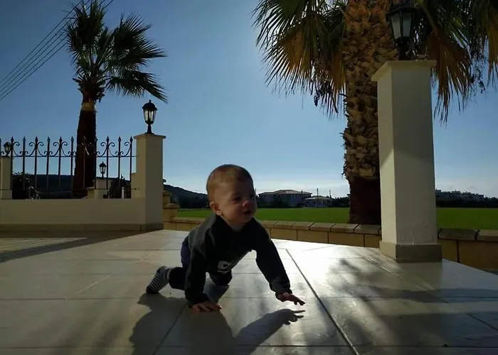 Mansion Ideal For 3 Families Or Larnaca