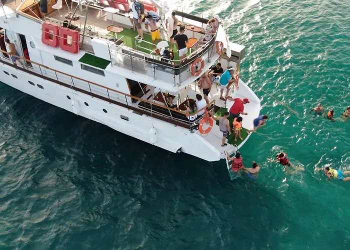 Mansion Ideal For 3 Families Or Vila *