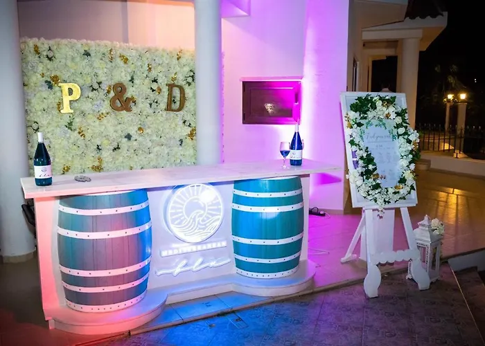 Mansion Ideal For 3 Families Or Vila Larnaca